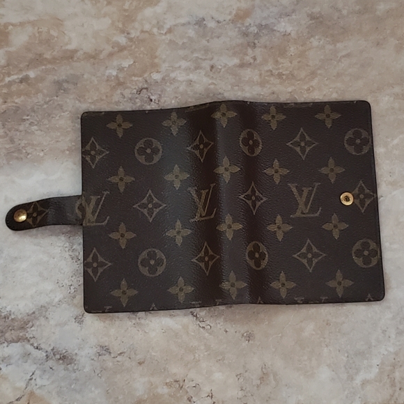 Louis Vuitton • Brown Logo Folding Agenda Wallet - Picture 4 of 8